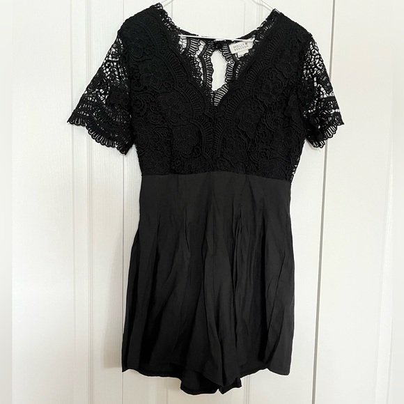Molly Bracken black lace romper size small - Picture 1 of 11